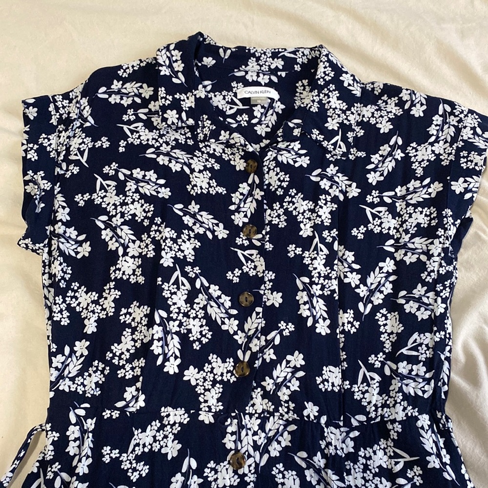 Women’s Dress Navy W/ White Floral Midi Length W/ Belt & Pockets